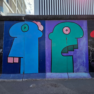 תיירי נואר  איסט סייד גאלרי