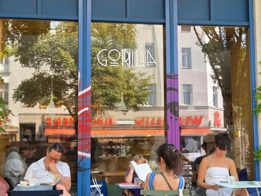 שלוש הזדמנויות מעולות בשונברג ונויקלן לבראנץ' עם הגורילה