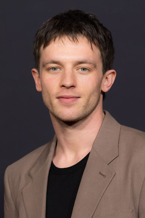 השטיח האדום של השפרה: הכוכבים שנותנים לברלין את הפנים היפות שלה 🎬✨