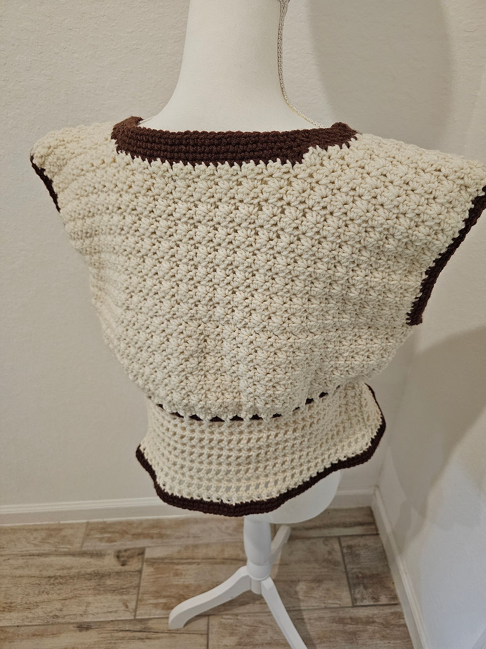 Thumbnail: Trendy top sweater size L, color off white and Moka.