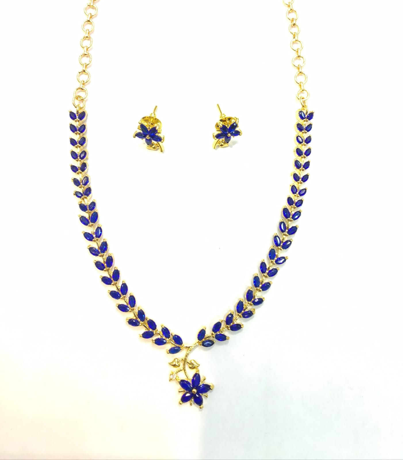 Dark Blue Neckset!