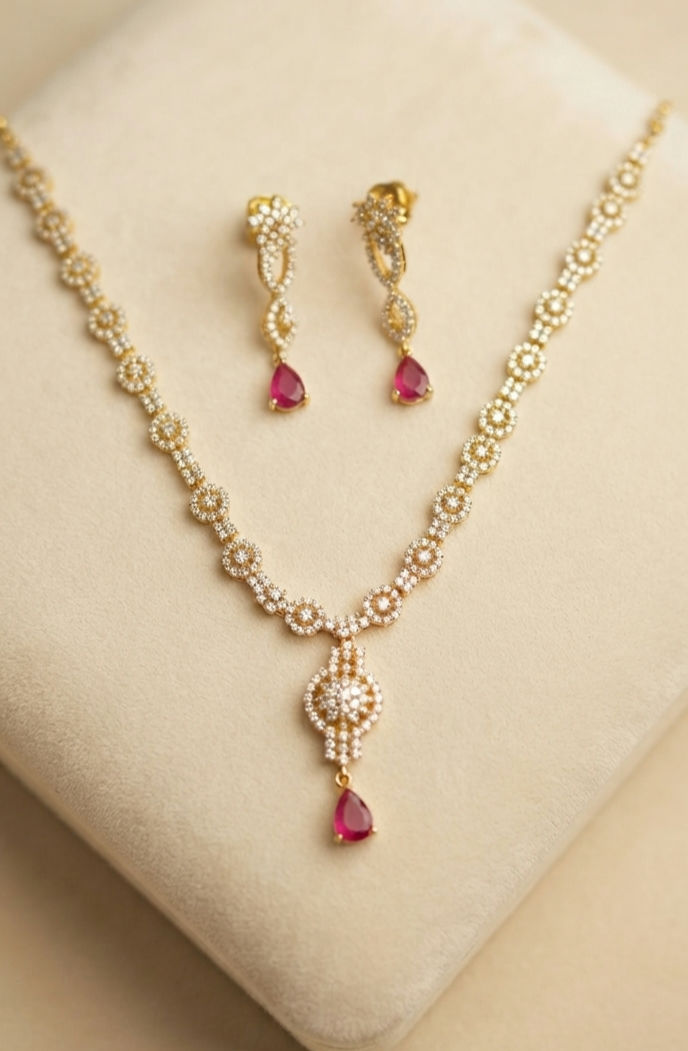 Nova Round Neckpiece.