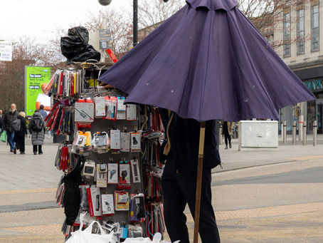“Puddles, Pigeons & Prime Lenses: A Lighthearted Guide to Composition in Street Photography”