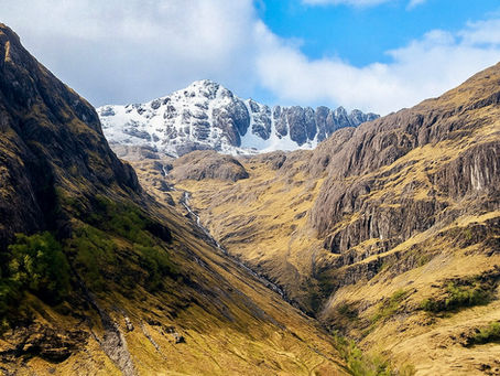 Wander & Click: A Travel Photography Guide with Tips, Gear Advice & Creative Ideas