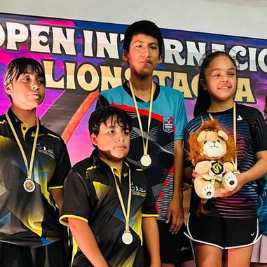 DEPORTISTAS LOÍNOS DESTACAN EN TORNEO INTERNACIONAL DE TENIS DE MESA EN TACNA