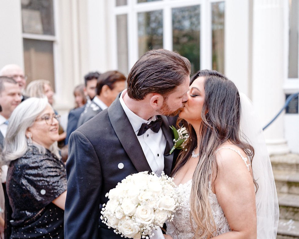 A Guide to Choosing the Perfect Wedding Photographer!