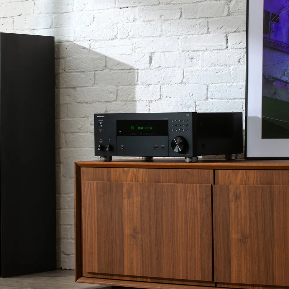ONKYO-TX-RZ30-with-floorstanding-speaker-and-art2_med-res_2000x2000