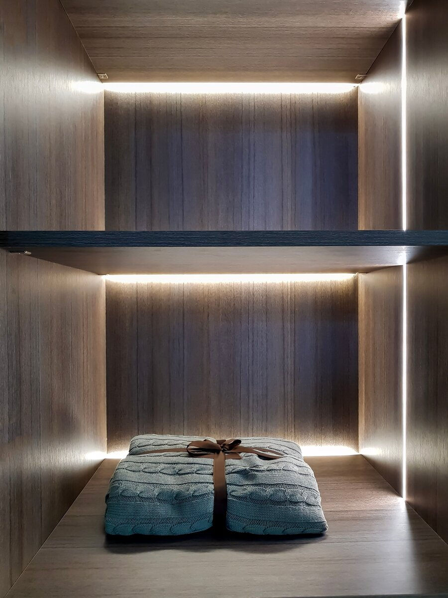 45-16 – Compact Angled LED Profile