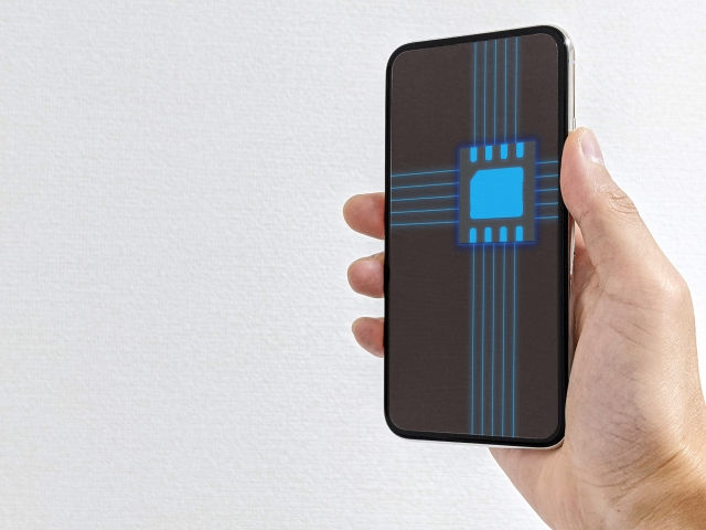 スマートフォンに内蔵されたeSIMのイメージ画像