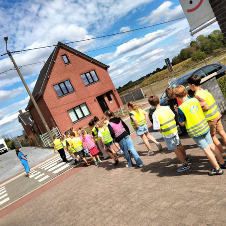 De tweede graad op verkeerswandeling