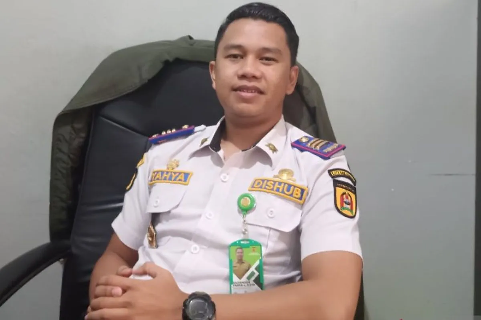 Kepala Unit Pelaksana Teknis (UPT) Parkir Dinas Perhubungan Kota Banjarbaru Rajianoor Yahya Lukmana. (ANTARA/Yose Rizal)