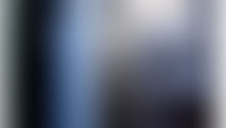 Samsung e Huawei introducono la fotocamera frontale detta "Hole-Punch" contro il "not