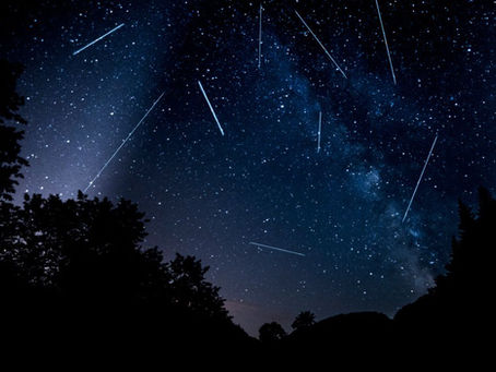 La notte delle scie che attraversano il tempo
