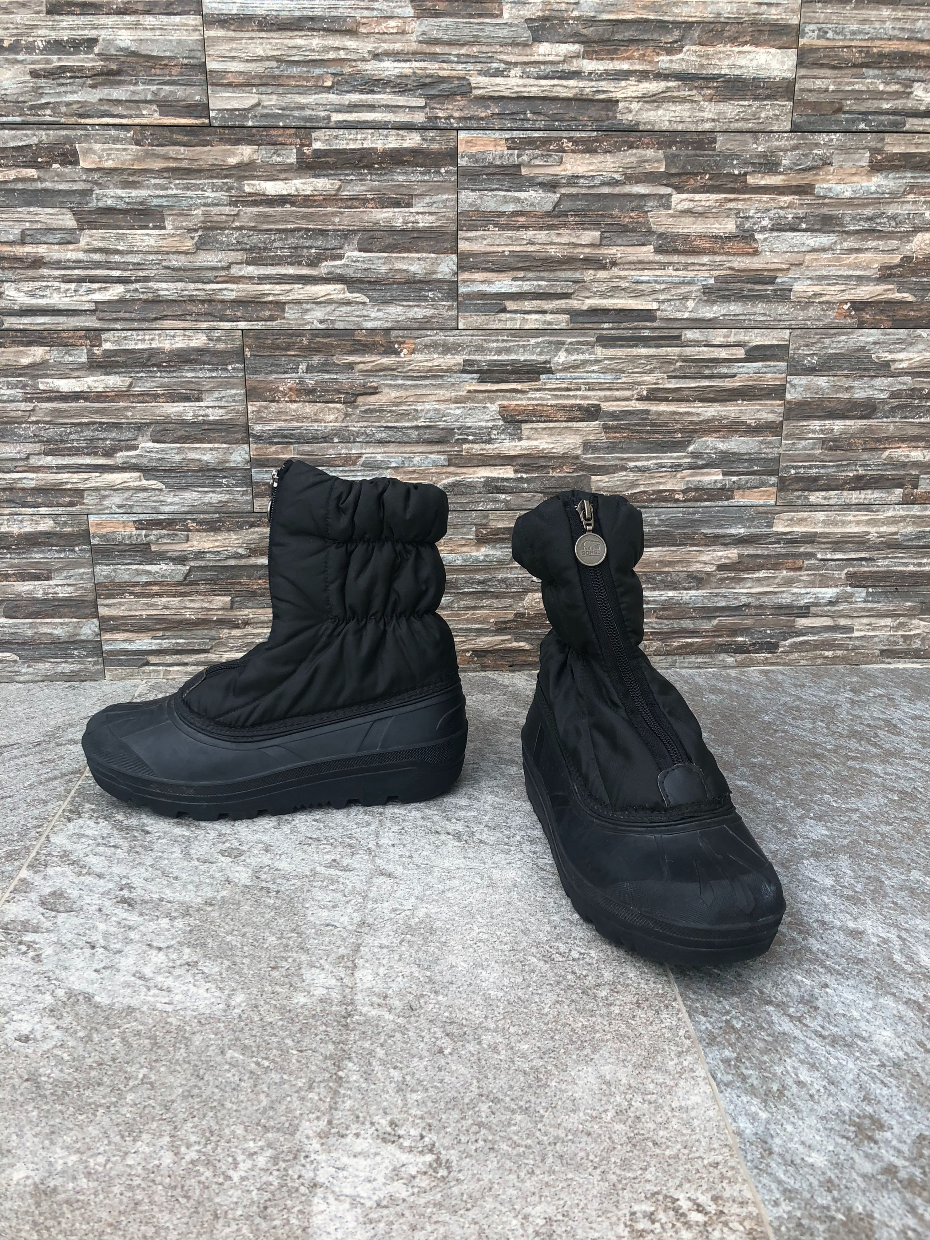 Sorel Snow Boots, size US 9