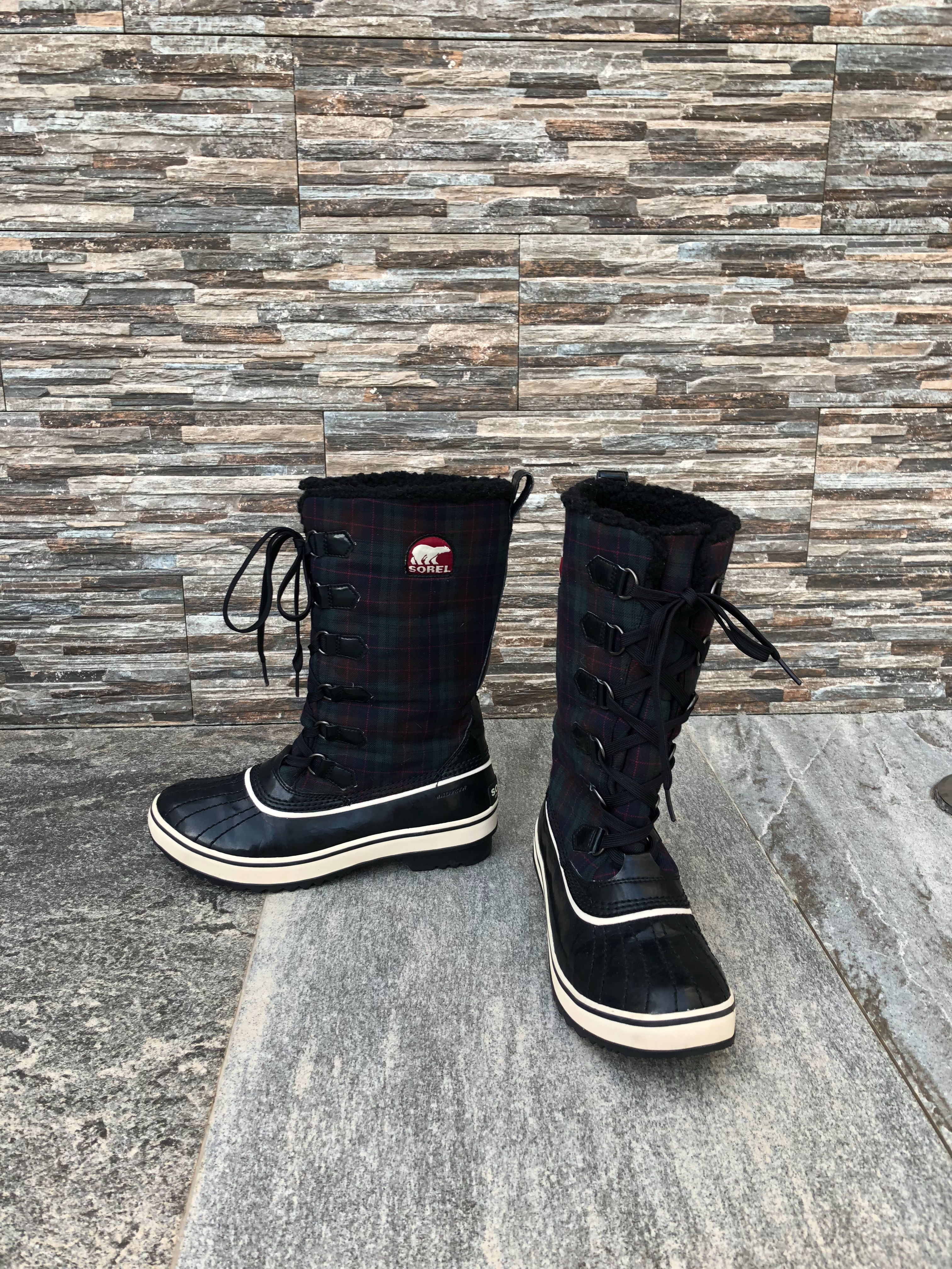 Sorel Snow Boots, size US 8.5