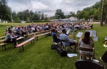 Gottesdienst zum Abschied mit 6 Taufen!