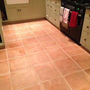 Tiles and flooring - any colour,
large or small tiles, laminate flooring,
even hand cut decorative, traditional  Stª Catarina tiles.
