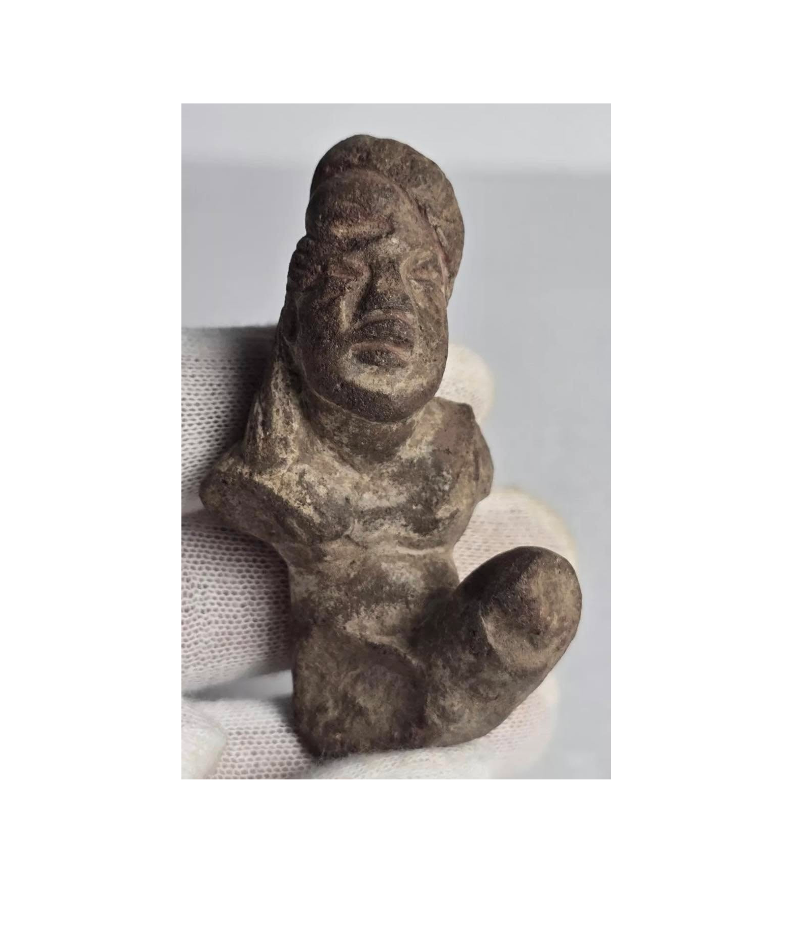 Rare Olmec figure