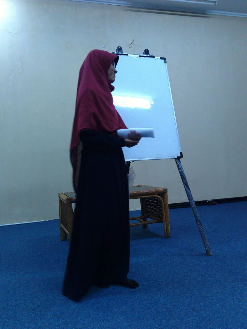 Sister Desi who wants to be a lecturer