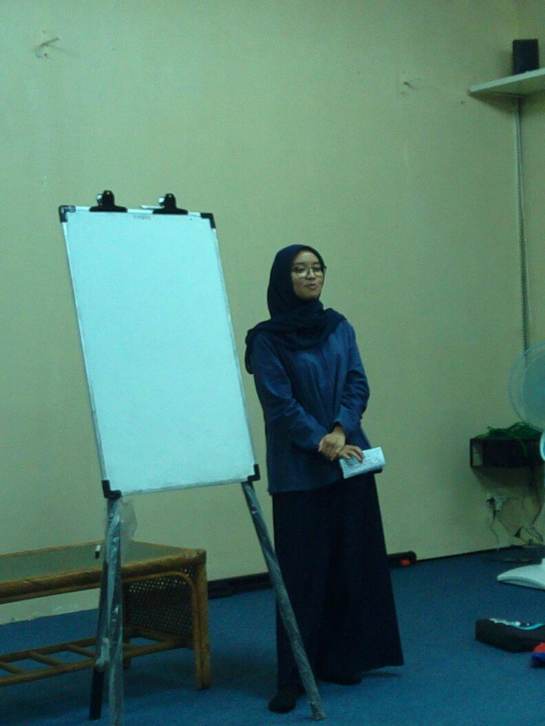 Sister Marina explaining about Hijab