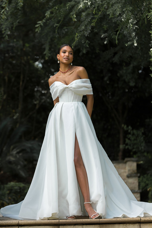 Madi Lane
Wedding Dress
White Ball Gown