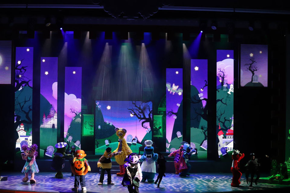 Sesame Streets Trick or Treat The Pantages Hollywood Theater Universal Studios Singapore Lighting Design and Programming