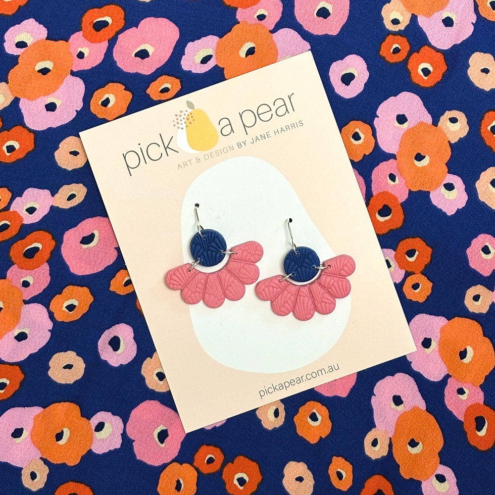 Thumbnail: Daisy Dangle Earrings in Razzle