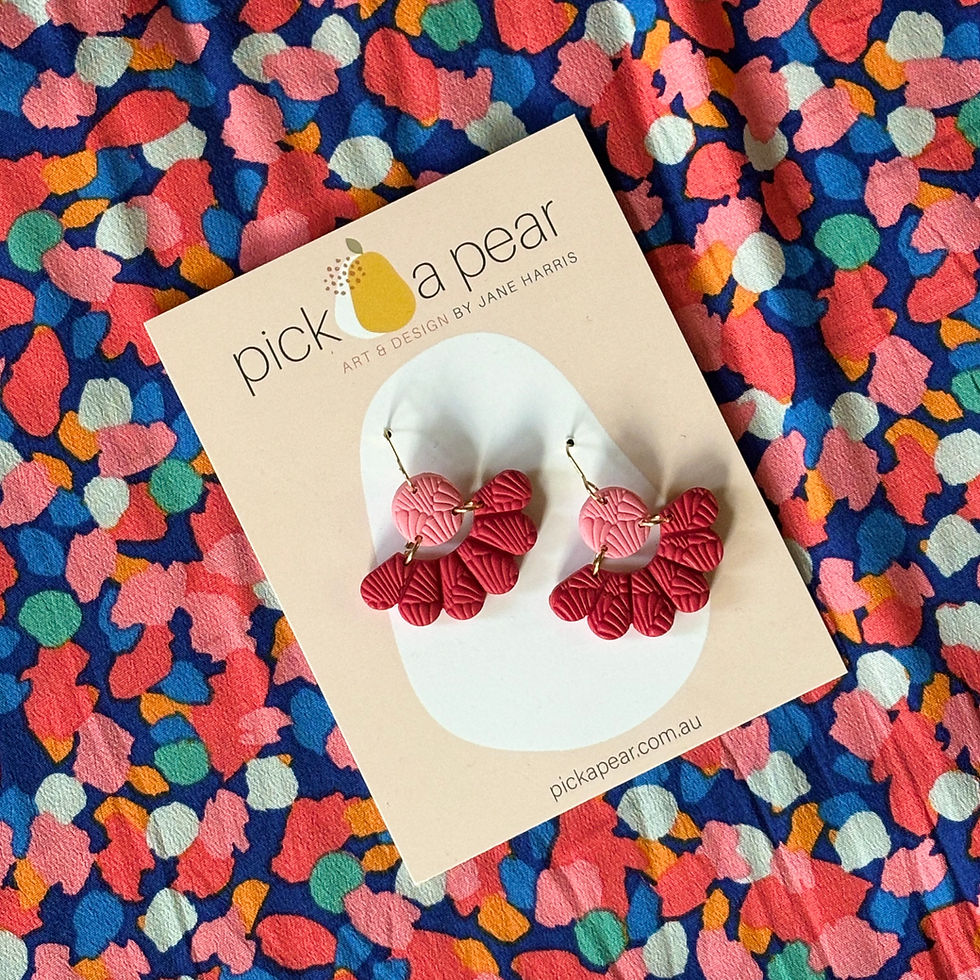 Thumbnail: Daisy Dangle Earrings in Delight