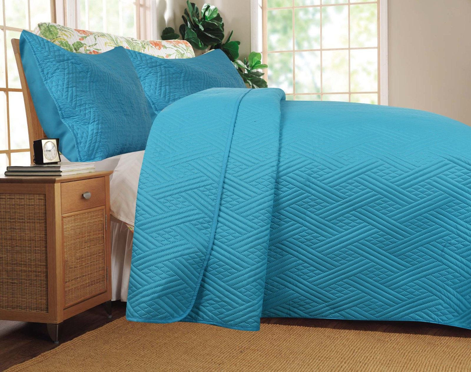 Solid Turquoise Teal Blue Lagoon Lightweight Quilted Coverlet Bedspread 3000)