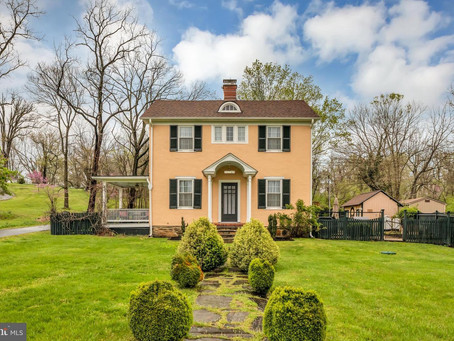 Just Listed in Historic Aldie!