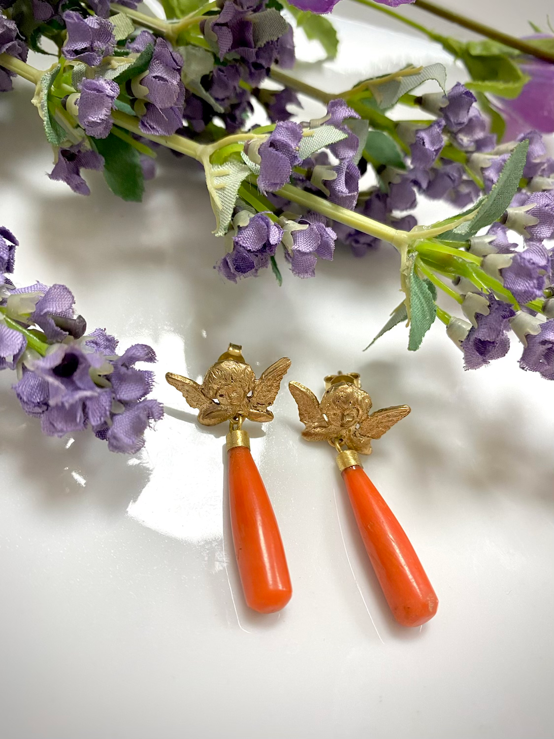 Orecchini angeli e corallo 