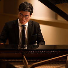 Sungmin Kim piano.jpeg