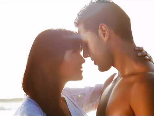 Love At First Sight Stories : 10 Mr. & Mrs. Smith 