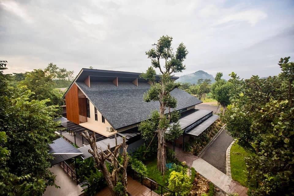 Nayhua | นายหัวคาเฟ่ & ชั้นหวังเรสเตอรองท์ | นครนายก