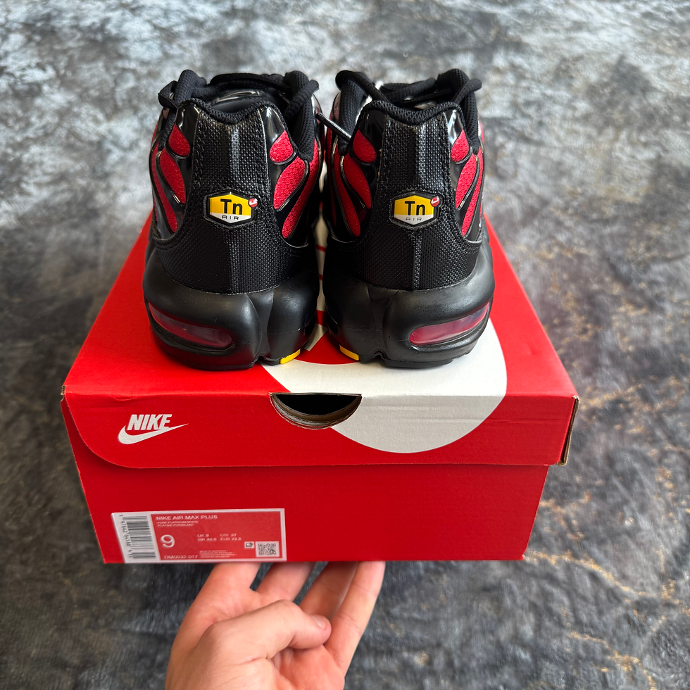 Thumbnail: Nike Tuned “University red”