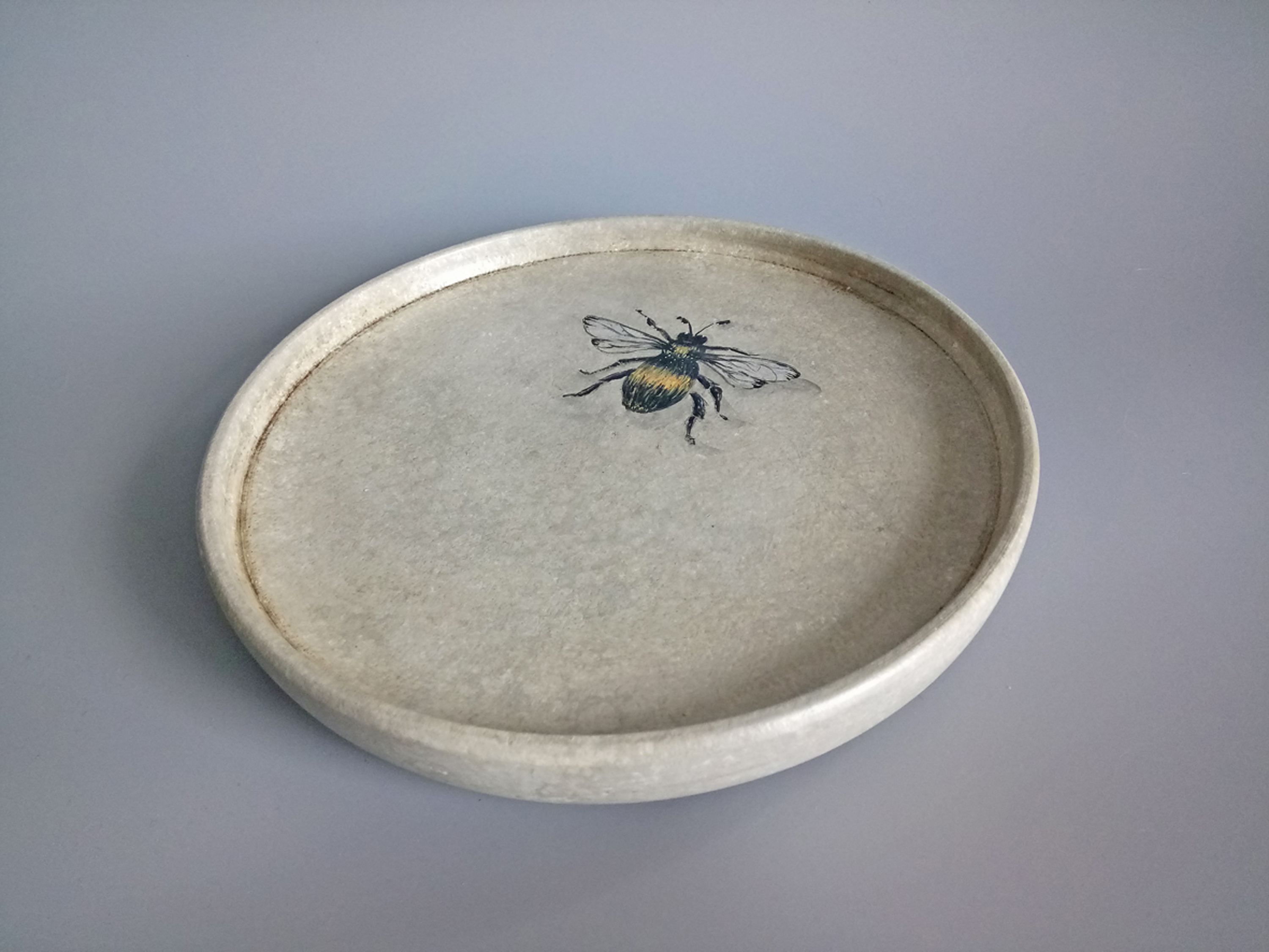 Bee on Stone Effect Bowl