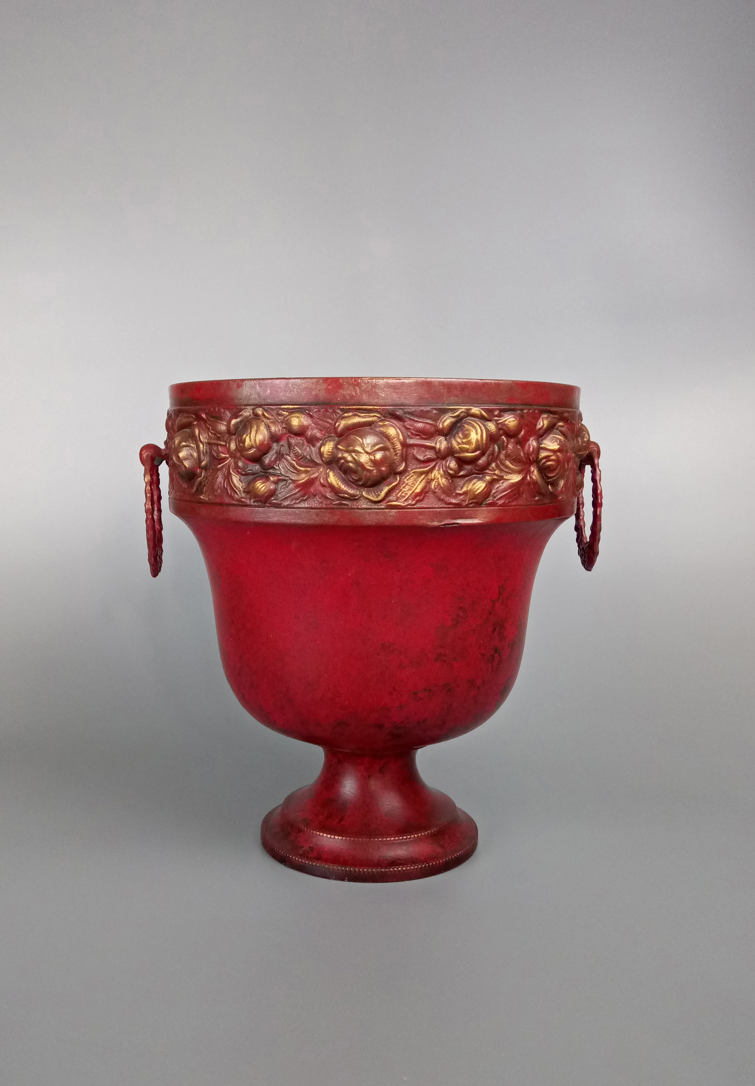 Red & Gold Urn