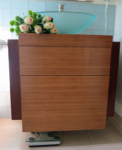 Compact Contemporary Master Bathroom