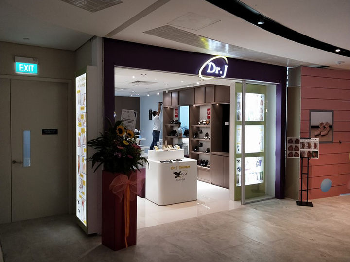 Retail renovation contractor