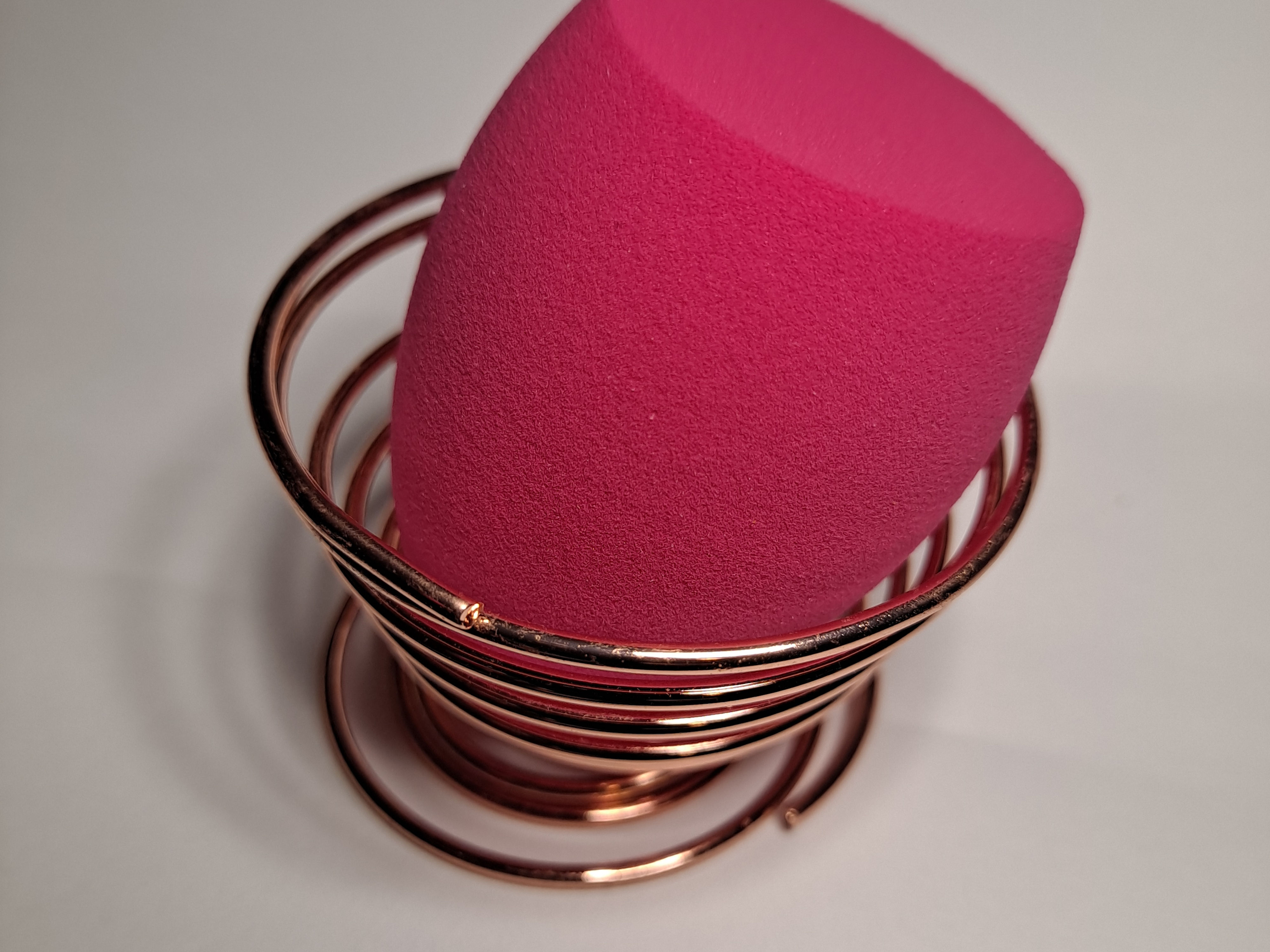 Beauty Blender ( dark pink ) 