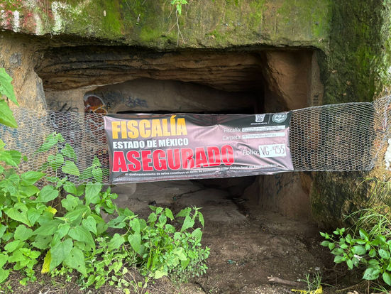 FGJEM clausura cueva del Cerro de la Condesa, donde presuntamente sacrificaban animales