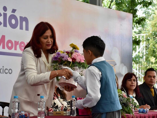 Alcaldesa de Tecámac, Rosi Wong refrenda su compromiso con la educación