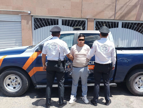 Recupera Policía Municipal dos vehículos robados y detiene a conductor en Toluca