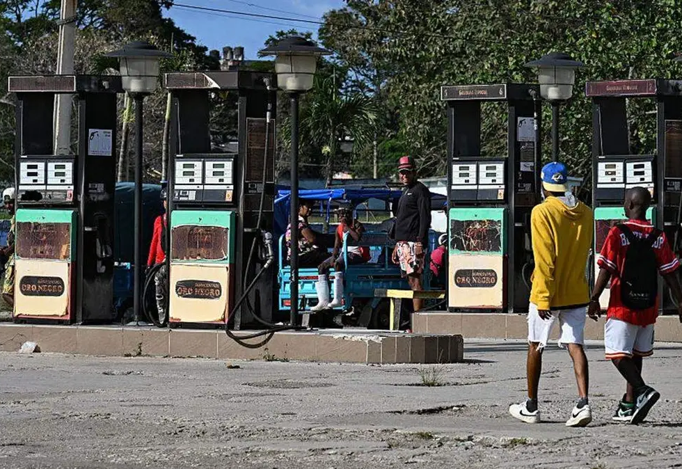 La isla de Cuba agota sus reservas de combustible en medio de la crisis