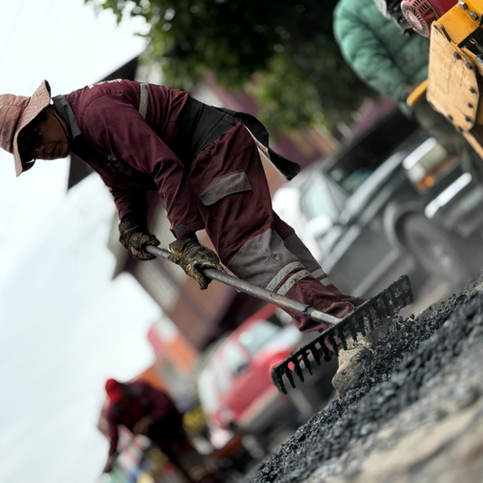 Trabajan Toluca y Junta de Caminos bacheo en vialidades de gran flujo vehicular