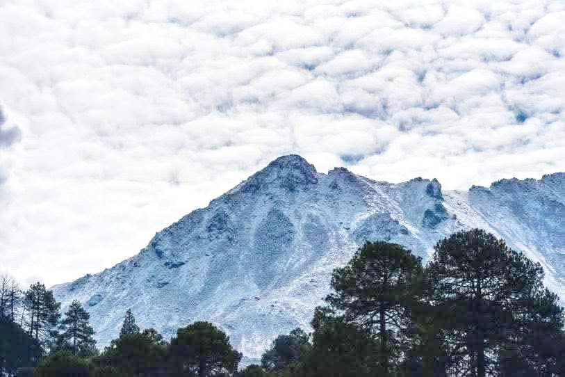 Continúa ola gélida en el Valle de Toluca: nevada en el Xinantécatl mantiene cerrado el acceso al volcán