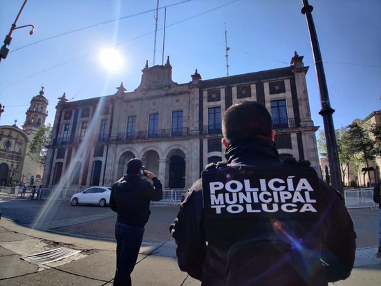 Da de baja Gobierno de Toluca a dos policías por abuso captado en video