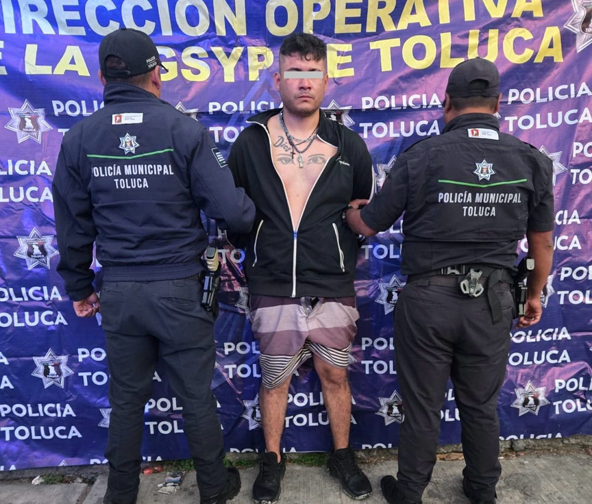 Detienen en Toluca a dos hombres por presuntos delitos de robo con violencia y posesión de marihuana