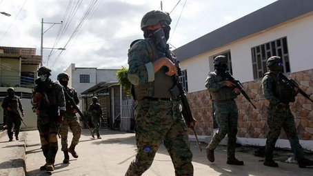 EE.UU. y Ecuador lanzan operaciones militares  contra "organizaciones terroristas" 