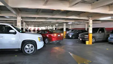 Diputados del Edoméx van por regulación de estacionamientos y valet parking